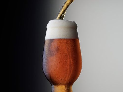 全球最大啤酒公司百威英博研發無酒精大麻飲料，烈酒甜味探索新賽道